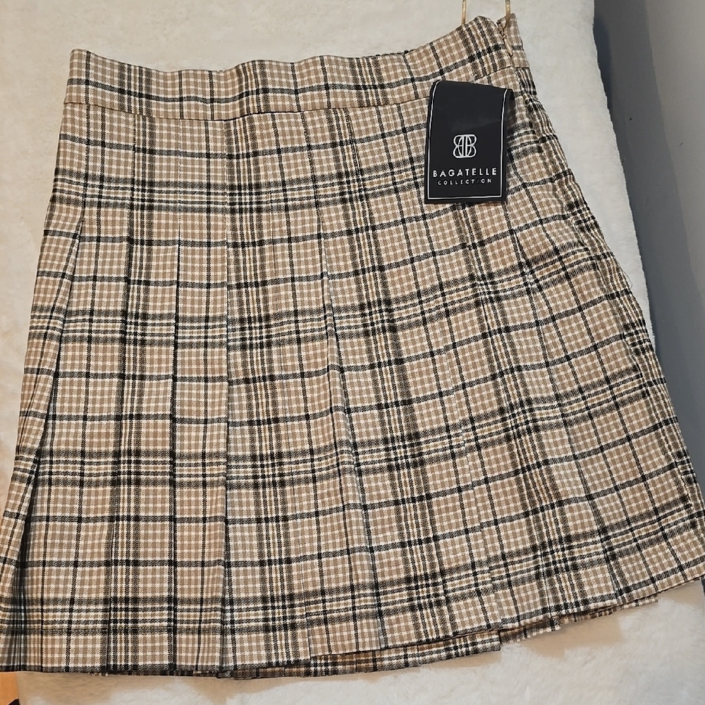 Bagatelle Women's Plaid Skirt - Tan and Black